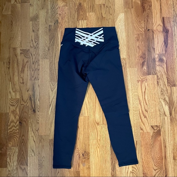 NWT Fabletics Kessler High Waisted Strappy Legging - Picture 4 of 7